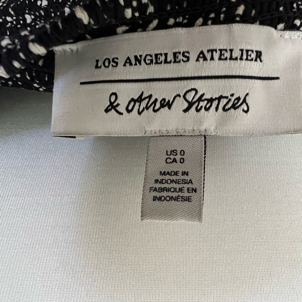 & Other Stories Puff Shoulder Crepe Midi Dress Dotted Print Sz 0 Front Slit